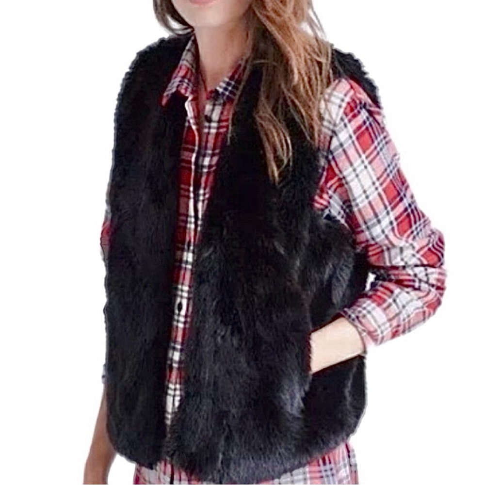 𝐌𝐚𝐝𝐞𝐰𝐞𝐥𝐥 Black Faux Fur Vest with Pockets and Clasp Closure Size Medium